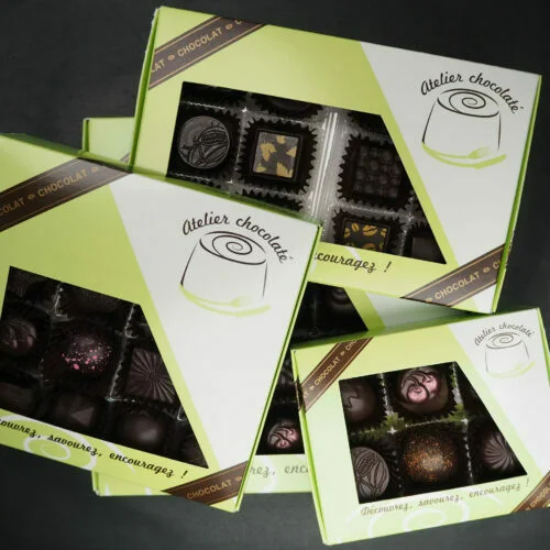 Boîtes de petits chocolats fins mélangés