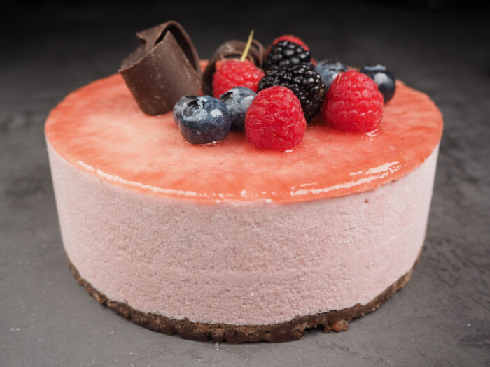 Gâteau mousse rosée et au chocolat